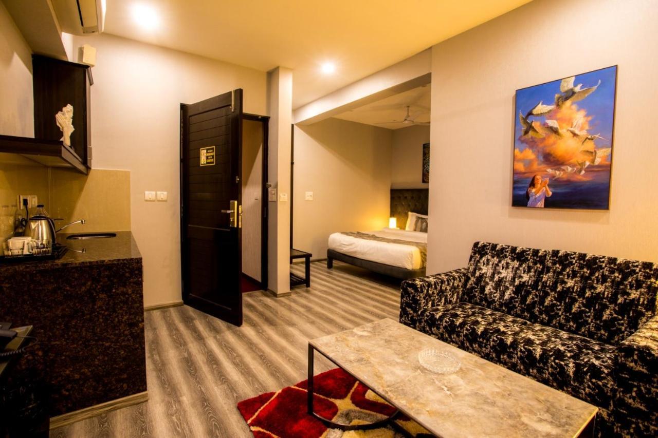 Encore Suites Goa Panaji Exterior photo